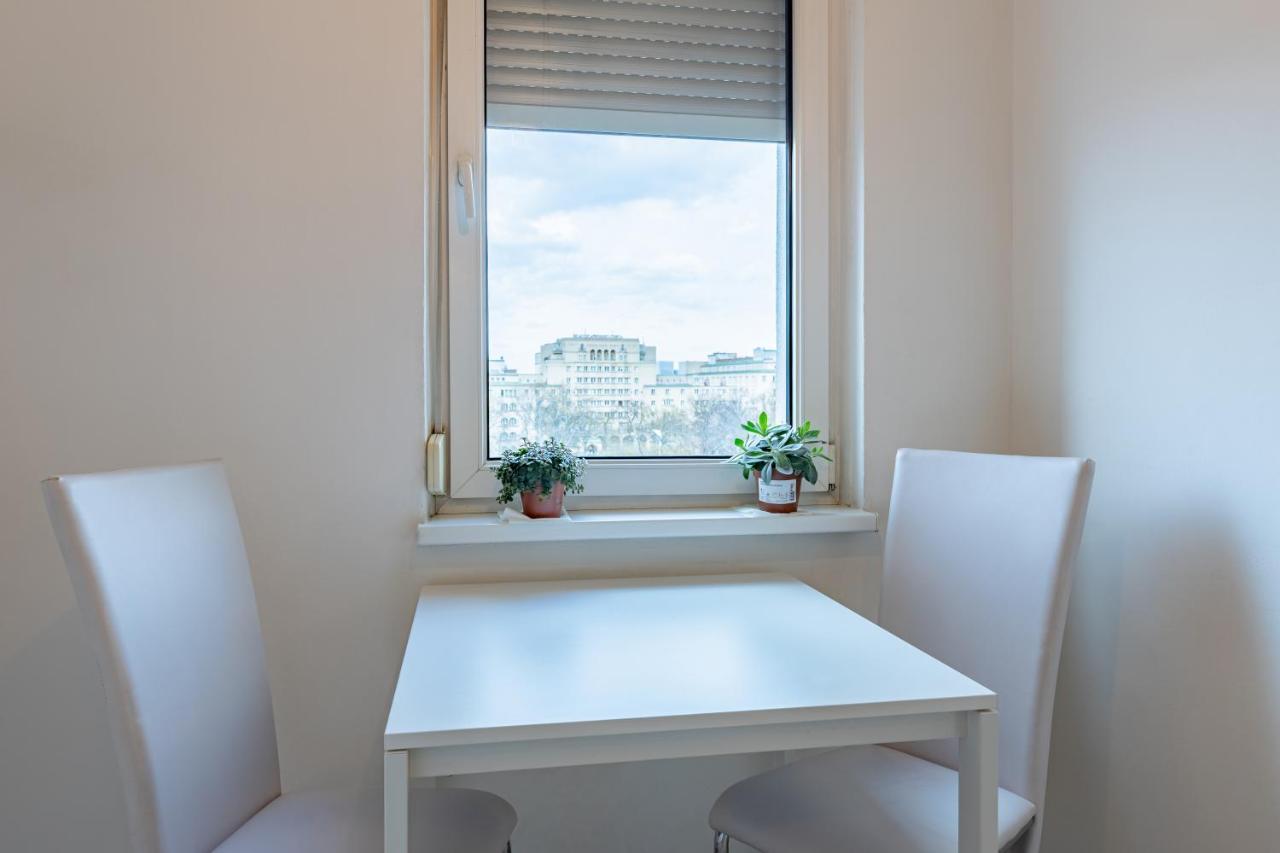 New With A View - Modern Studio Wina Bagian luar foto