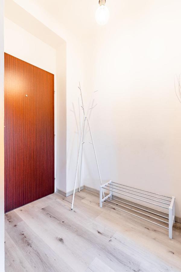 New With A View - Modern Studio Wina Bagian luar foto